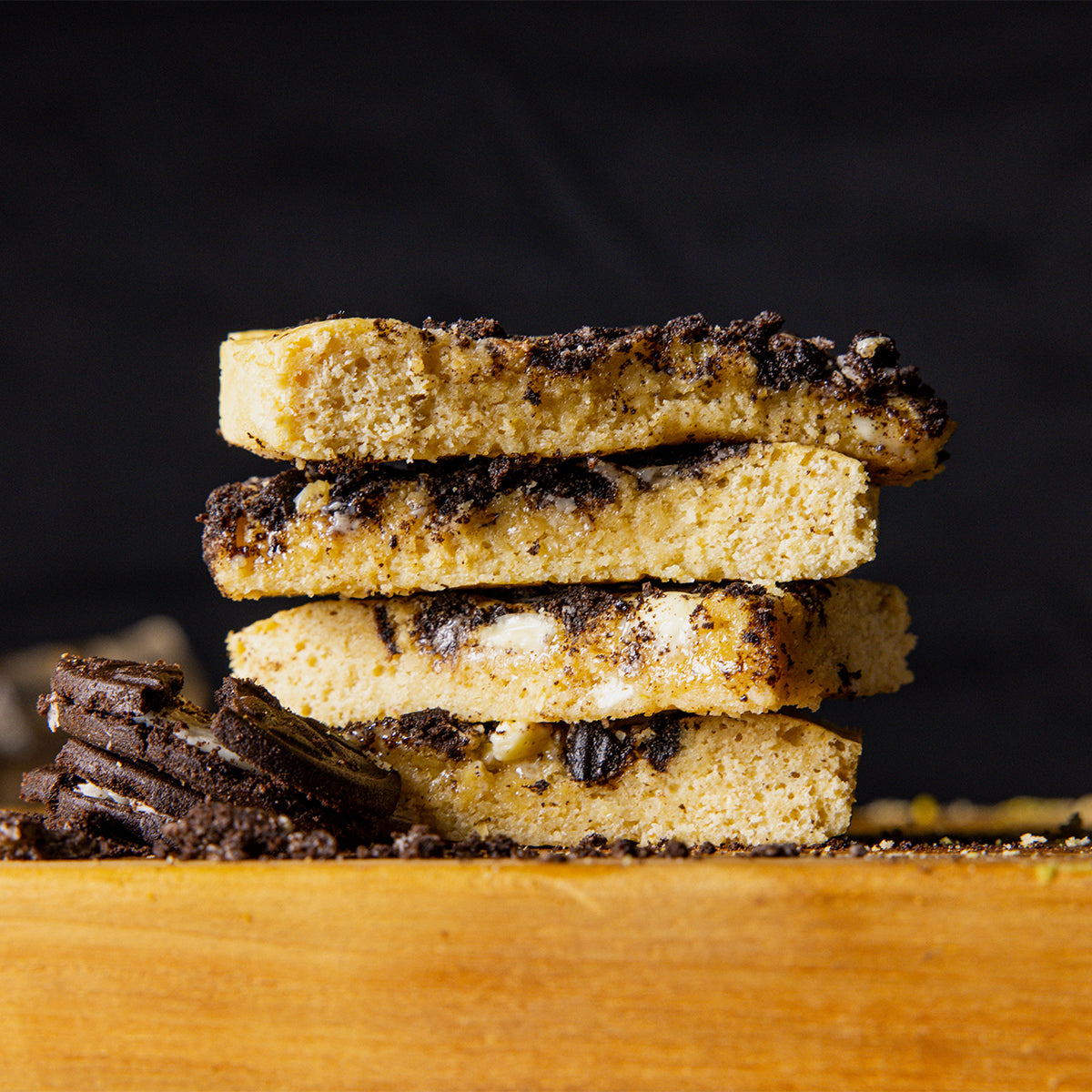 Light Cookies & Cream Protein Blondie