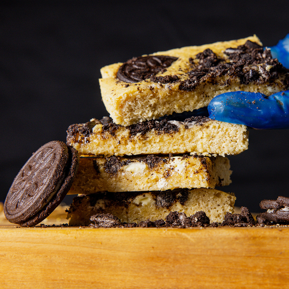 Cookies & Cream Protein Blondie