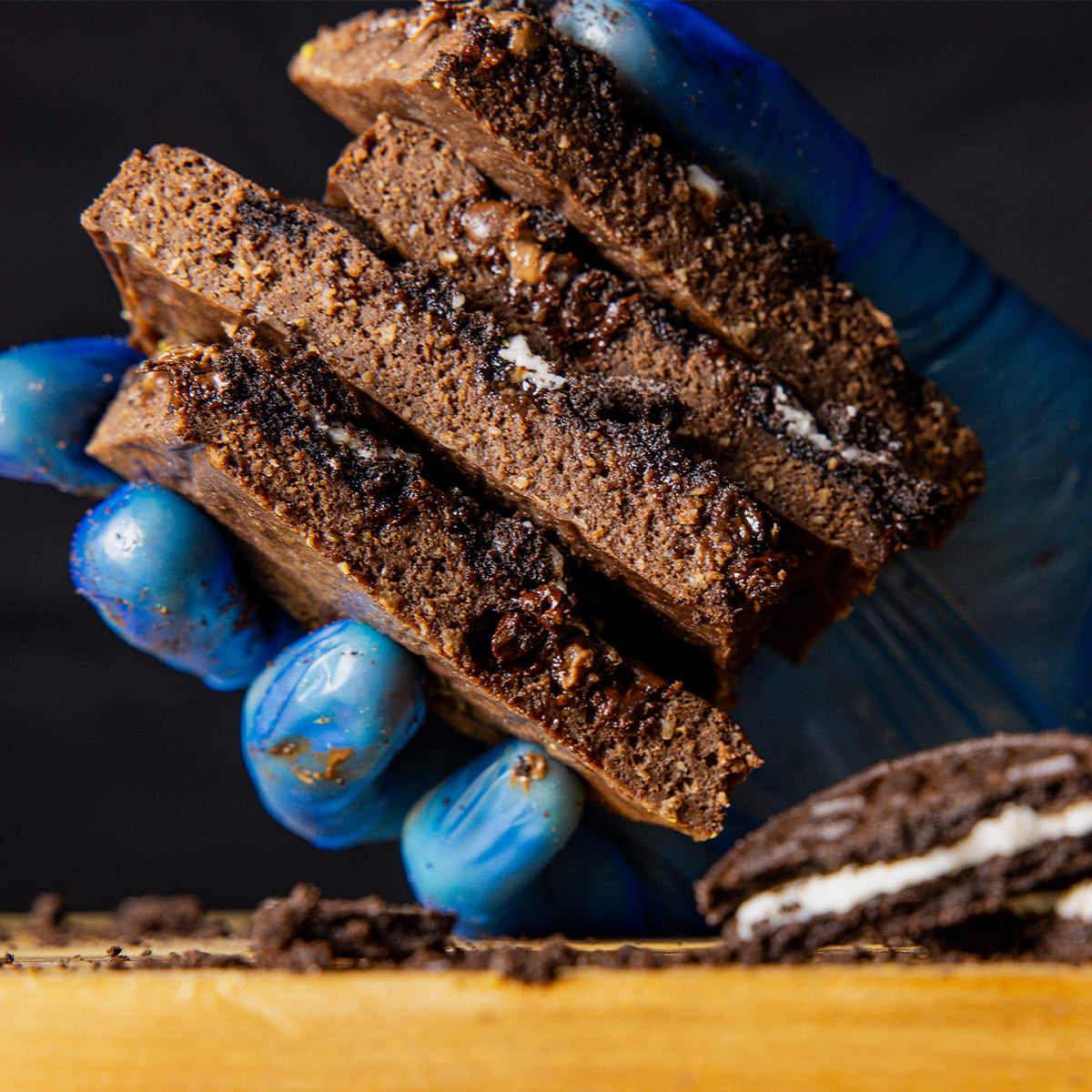 Light Cookies & Cream Protein Brownie